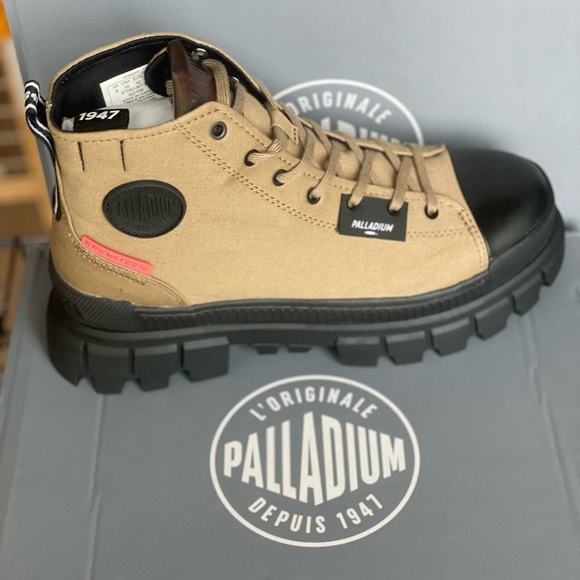 New | Palladium Women’s Revolt High Top  Olive and Black Vegan Boots, size 10 - Picture 1 of 7